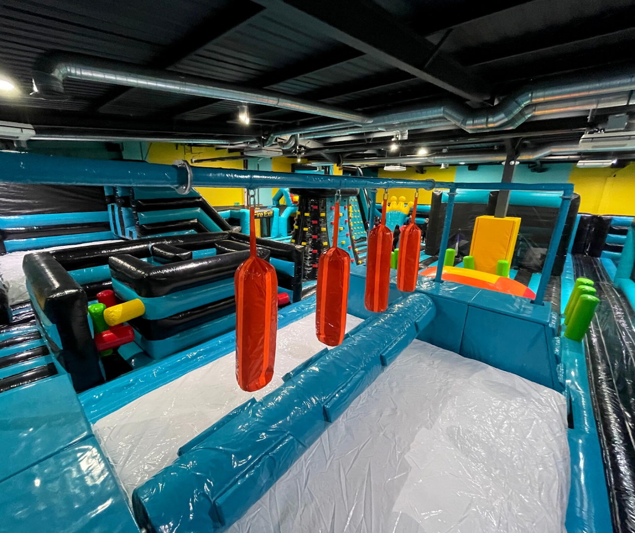 Jumpin Fun Inflatable Park Derby - Derby - Soft Play & Indoor Play Area ...